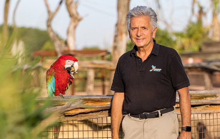 Eric Vignot, fondateur de Parrot World. Le parc animalier immersif proche de Paris - Décor Amérique du Sud