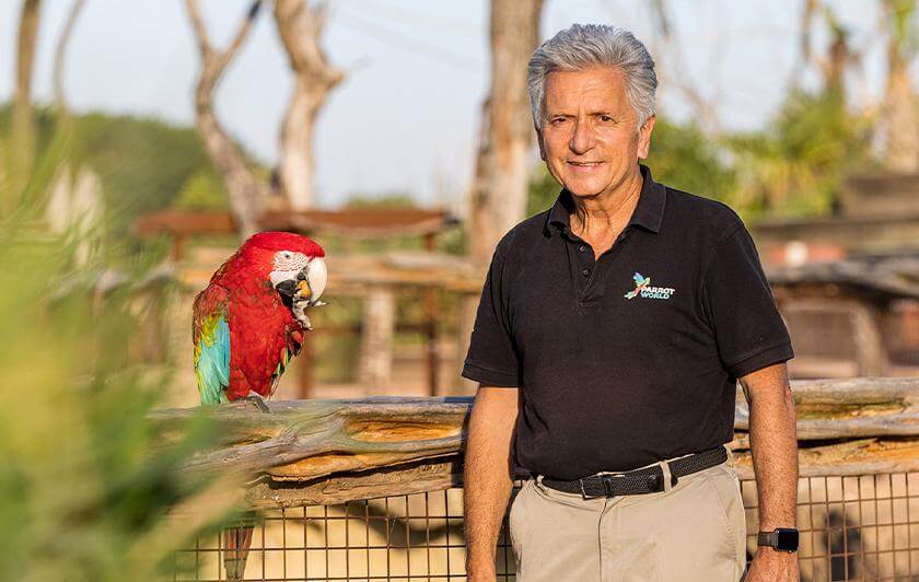 Eric Vignot, fondateur de Parrot World. Le parc animalier immersif proche de Paris - Décor Amérique du Sud