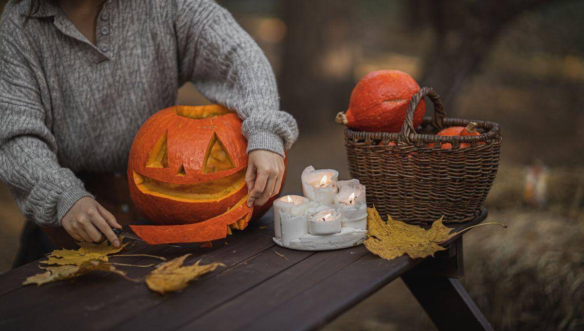 « Halloween à Chanteloup-en-Brie : atelier sculpture de citrouille à la Cueillette du Plessis, à 15 minutes de Parrot World 