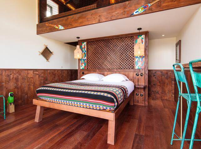 lodge village parrot world