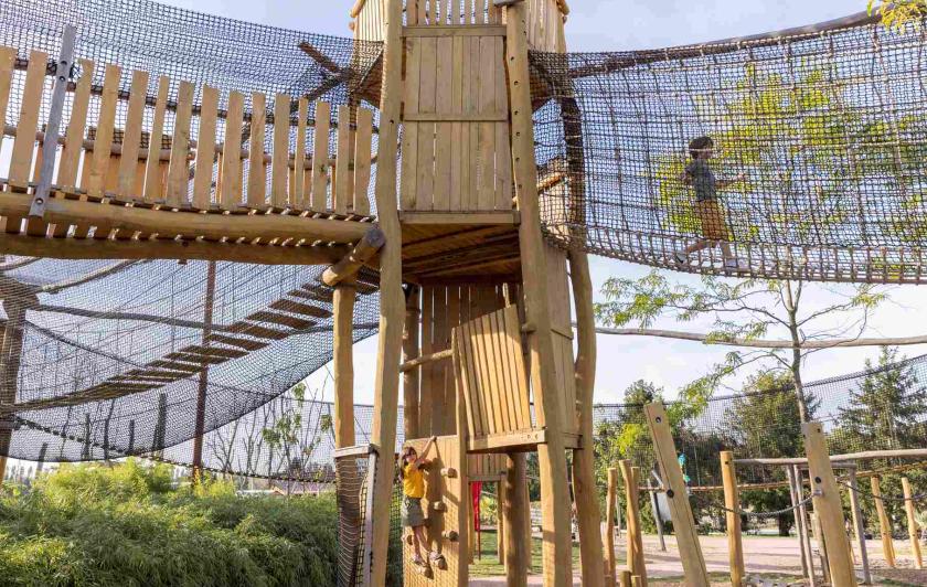 Activité sortie ALSH en Île-de-France - Parc animalier immersif Parrot World - Aire de jeux Gratuite